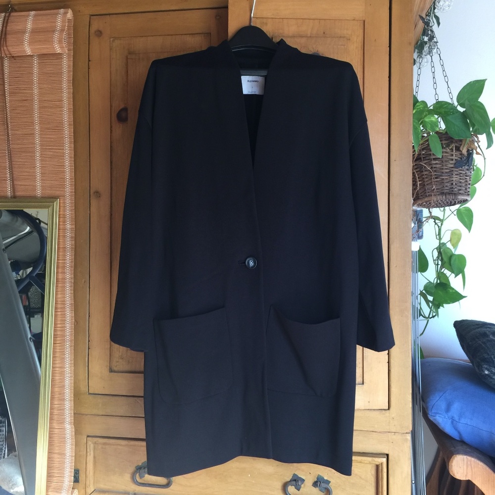 Black light weight coat